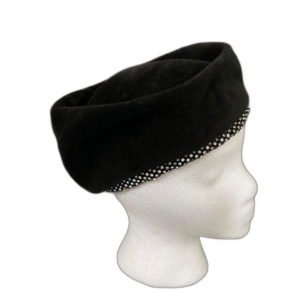 Vintage 50s Elegance Hat Rhinestone Pill Box/Cloche  Black * 22 US size 7 - Picture 1 of 8
